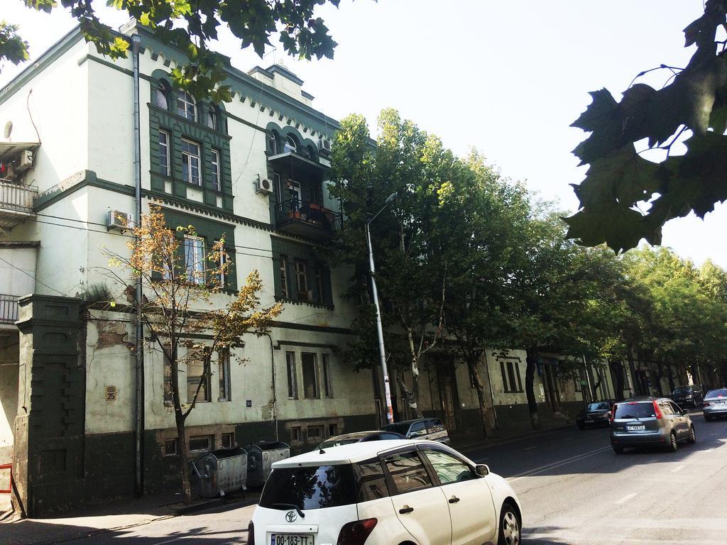Modern Apartment Avlabari Tbilisi Exteriör bild
